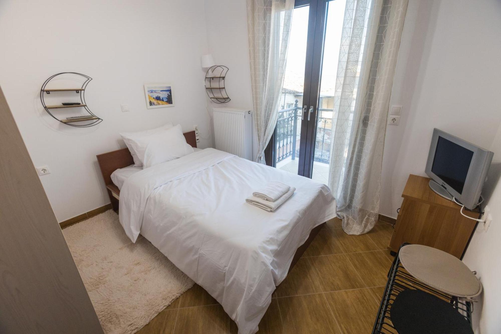 Avgerinos Ηome Breakfast Basket Complimentary Villa อัมฟิเกลีย ภายนอก รูปภาพ